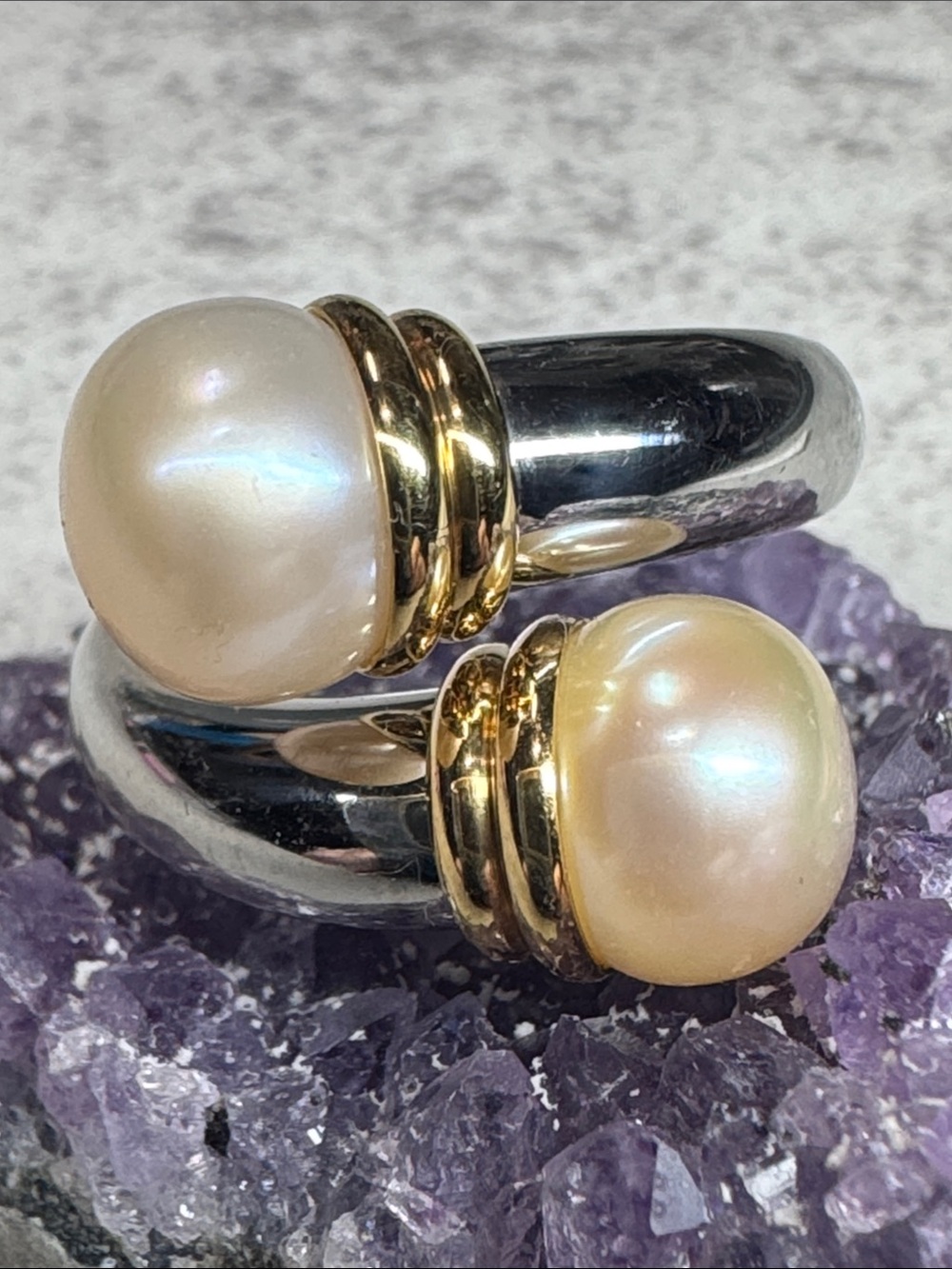 T&T Stainless Steel Classic Two-Pearl Open Band Ring. - Picture 4 of 6